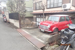 鉄骨造の駐車場を広げました～！