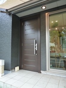 木製玄関ドア