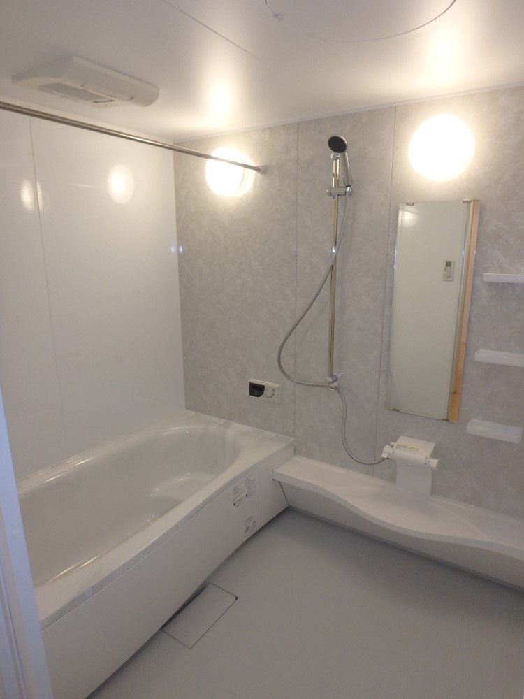 アクアマーブル人工大理石浴槽のユニットバス