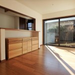 木の温もりに溢れるリビングダイニング