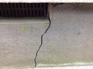 基礎にひび割れはありませんか？