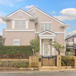 洋館風のお洒落な外観