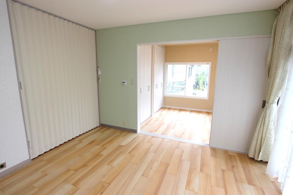 リビングと一体感のある洋室へ