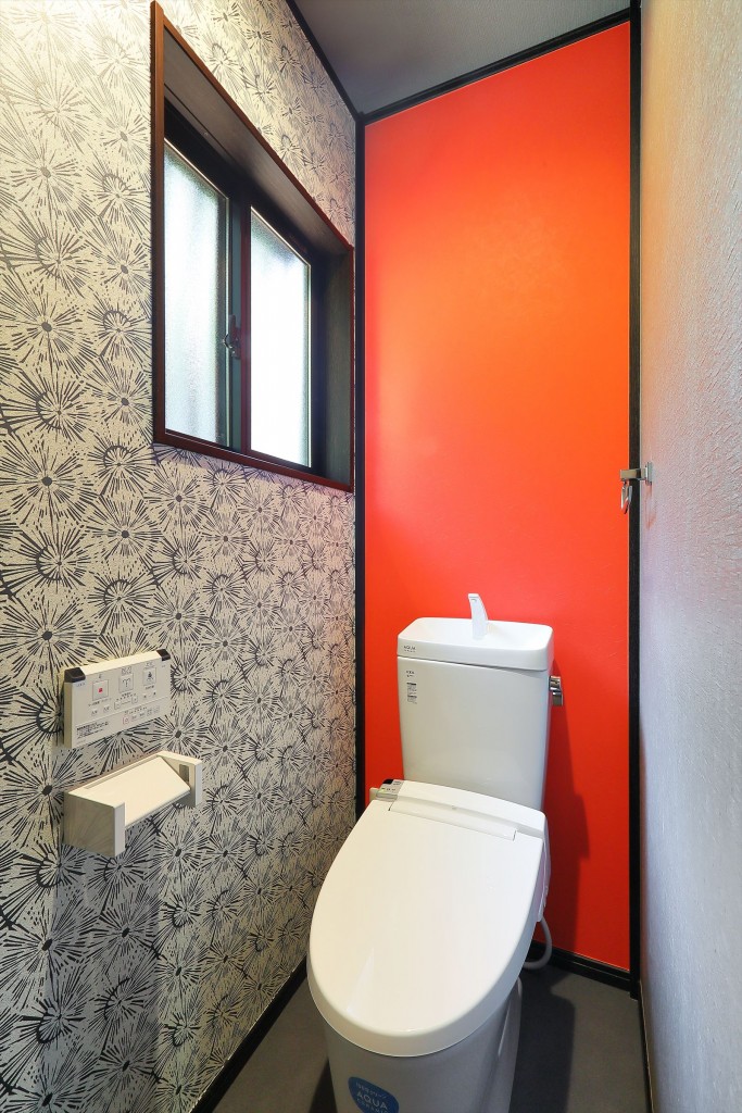 アクセントが映えるトイレ