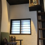 ご主人自慢の酒棚