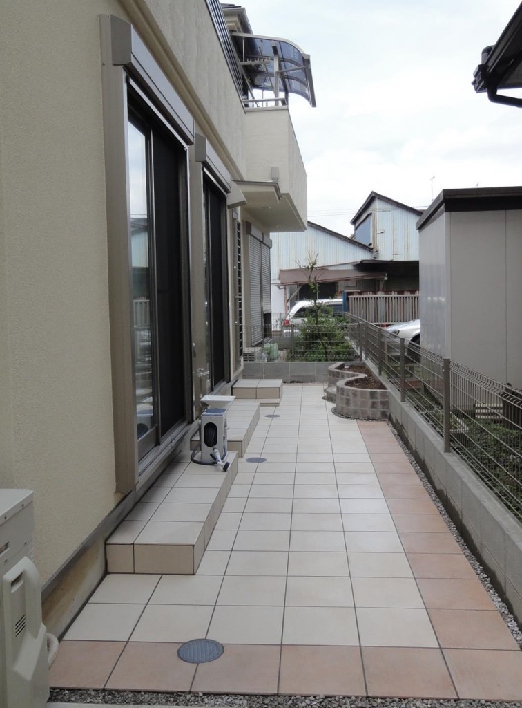 草取り不要！お手入れ楽々サイドガーデン