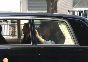 八王子店前から撮影！ 天皇皇后両陛下の昭和天皇陵ご参拝