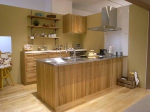 “無垢の木”　キッチンのご紹介