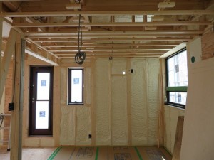 発砲ウレタン吹付断熱のチカラ