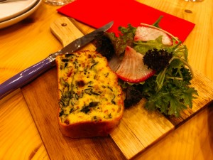 八王子産ほうれん草と生ハムのケークサレ