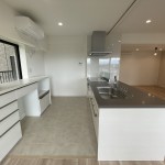 子どもを見守りながら家事ができる対面キッチン-2