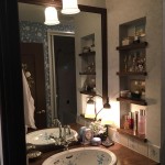 アンティーク小物と造作洗面