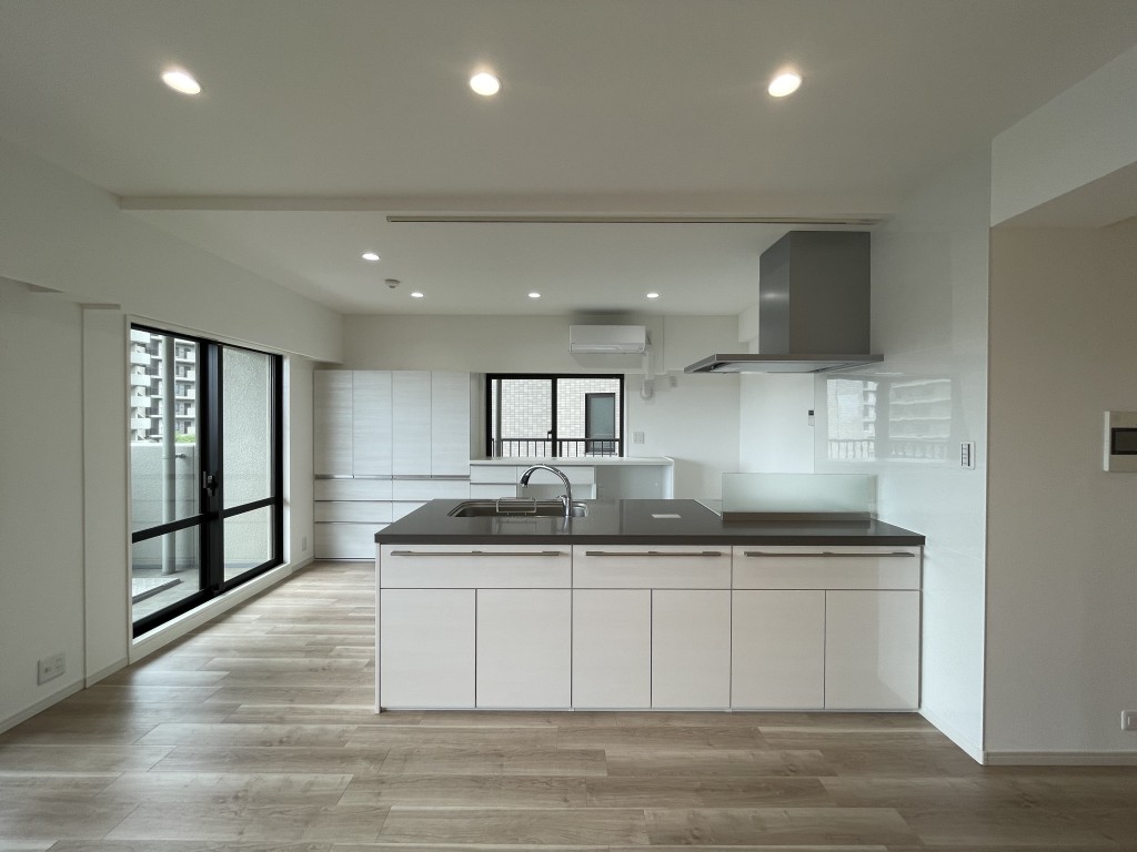 子どもを見守りながら家事ができる対面キッチン