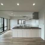 子どもを見守りながら家事ができる対面キッチン