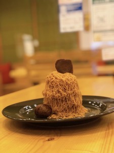 カフェ💛エンラージ＊本日新登場！当店だけの特別スイーツ『生搾り絹糸モンブラン』