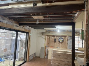 自然素材にこだわった全面リフォーム