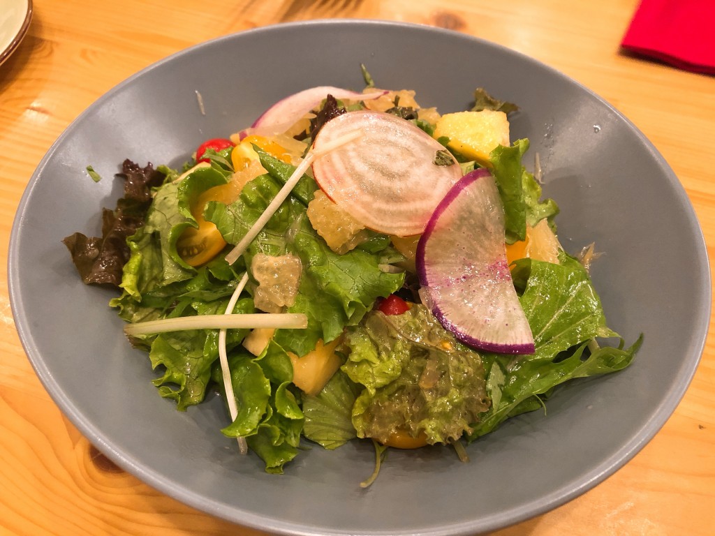 八王子野菜のフルーツのこだわりサラダ