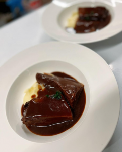 カフェ💛エンラージ＊あなたはどちら派？絶品お肉料理♡