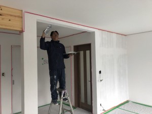 最高級の塗り壁材『カルクウォール』の施工！