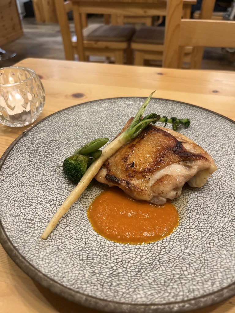 ぶらりひとり飯 メイン みつせ鶏のロースト