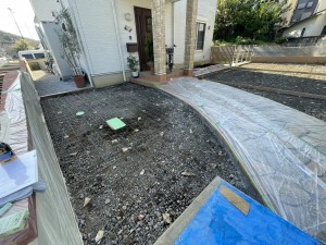 大規模な外構工事施工中❢ 4台分のカースペース❢