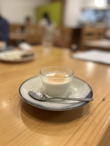 桃とパンナコッタ