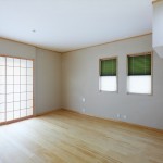 店舗併用住宅を自然素材の二世帯住宅に建て替え