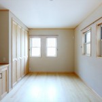 店舗併用住宅を自然素材の二世帯住宅に建て替え