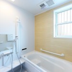 店舗併用住宅を自然素材の二世帯住宅に建て替え