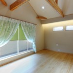 店舗併用住宅を自然素材の二世帯住宅に建て替え