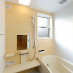 店舗併用住宅を自然素材の二世帯住宅に建て替え