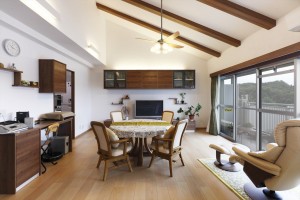 木の温もりに癒される高級仕様のマンションリフォーム