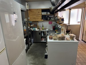 店舗のリフォーム工事が始まりました