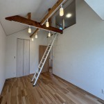 自然光を採りこんだ明るい住まいへとフルリノベーション