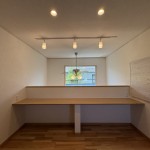 自然光を採りこんだ明るい住まいへとフルリノベーション