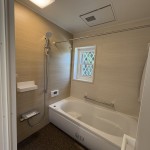 自然光を採りこんだ明るい住まいへとフルリノベーション