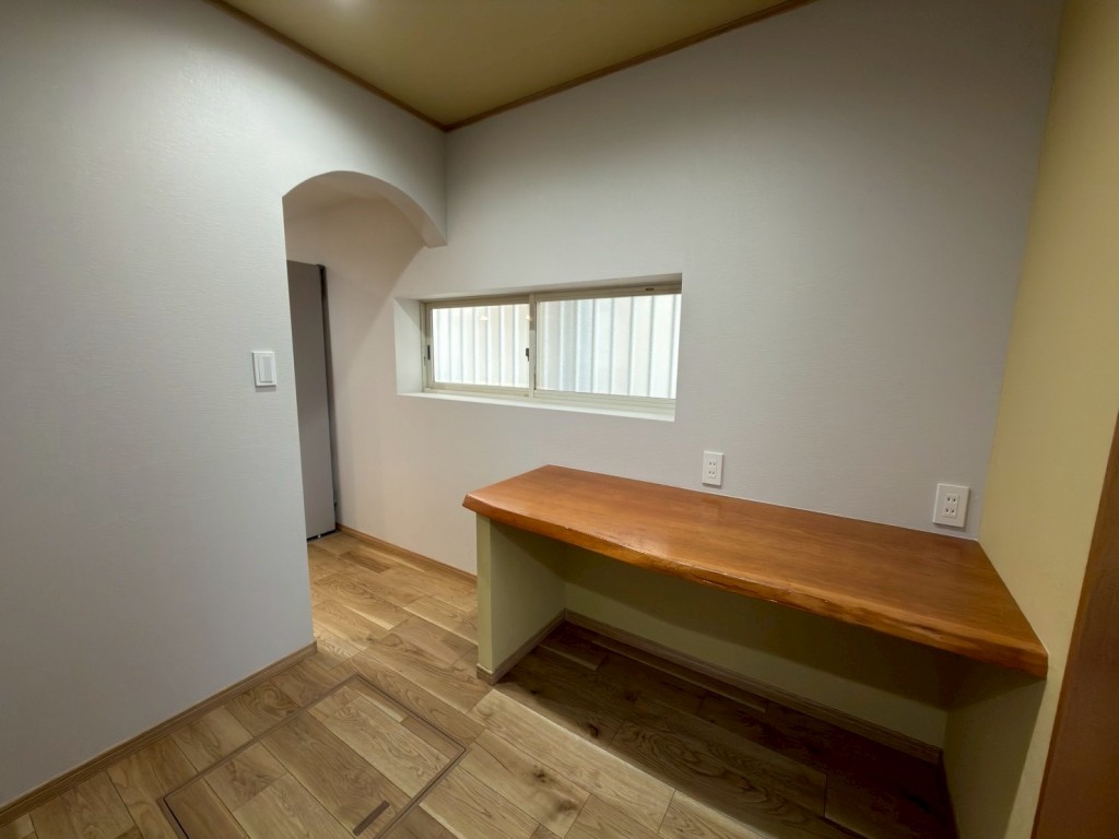 テーブルを机に