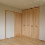 自然素材の温かみを生かした店舗兼用住宅