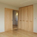 自然素材の温かみを生かした店舗兼用住宅