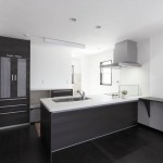 白×黒　上質でスタイリッシュな自然素材の家