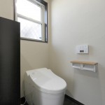 白×黒　上質でスタイリッシュな自然素材の家