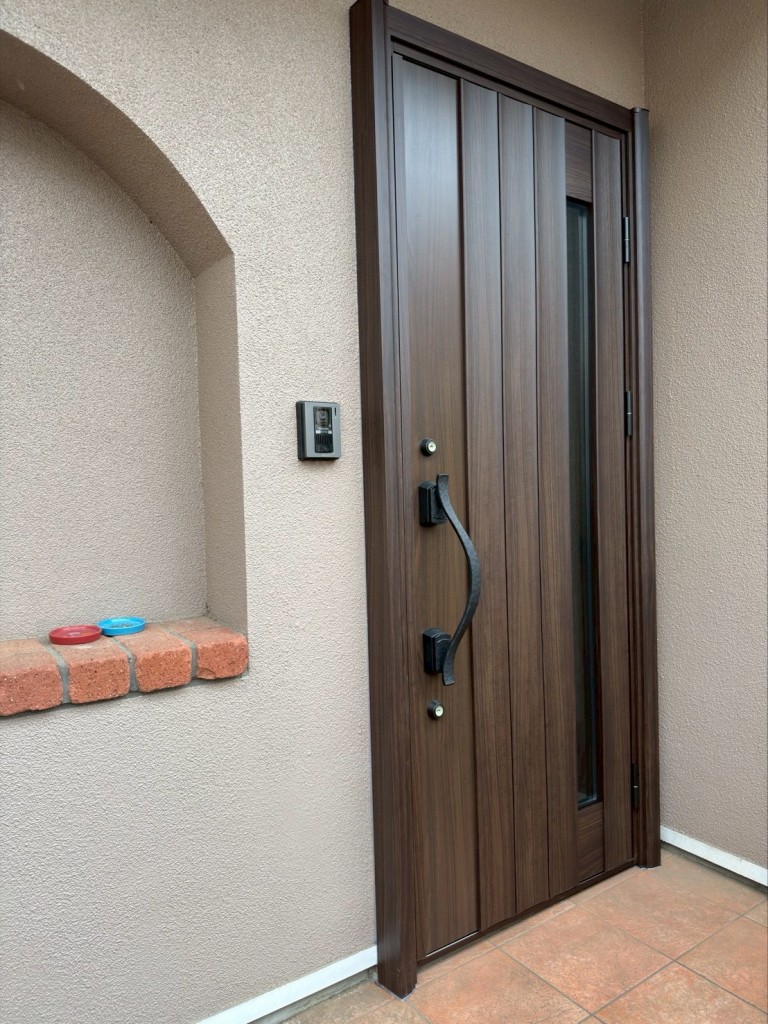 玄関ドアカバー