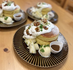 カフェ💛エンラージ＊ラ・フランスのパンケーキが登場します🍐