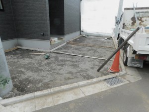 新築外構工事進行中！！