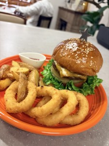 カフェ💛エンラージ＊「エンラージ特製バーガー🍔」最高です💕