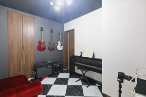 After -room2-