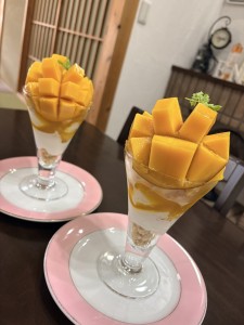 カフェ💛エンラージ＊絶品✨とろける贅沢な宮崎マンゴーパフェ💕