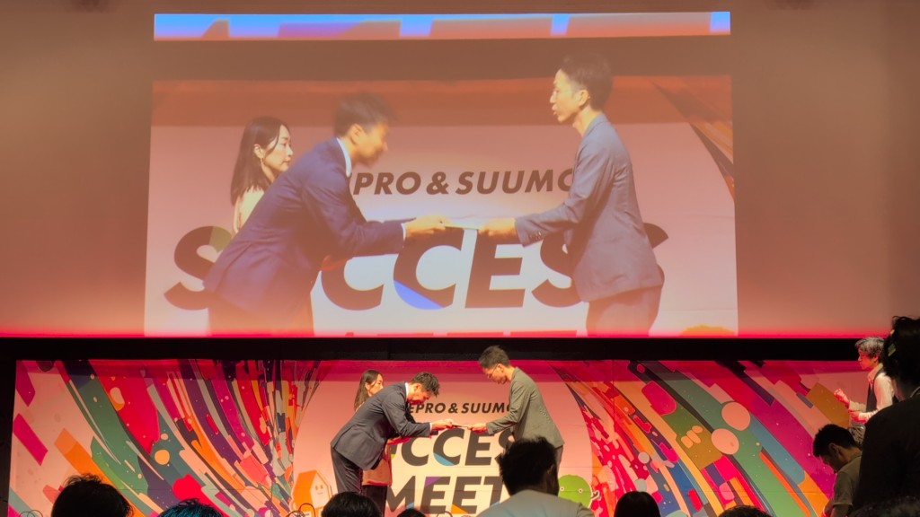 『顧客満足優良会社表彰』ホームプロとSUUMOリフォームからW受賞👑👑